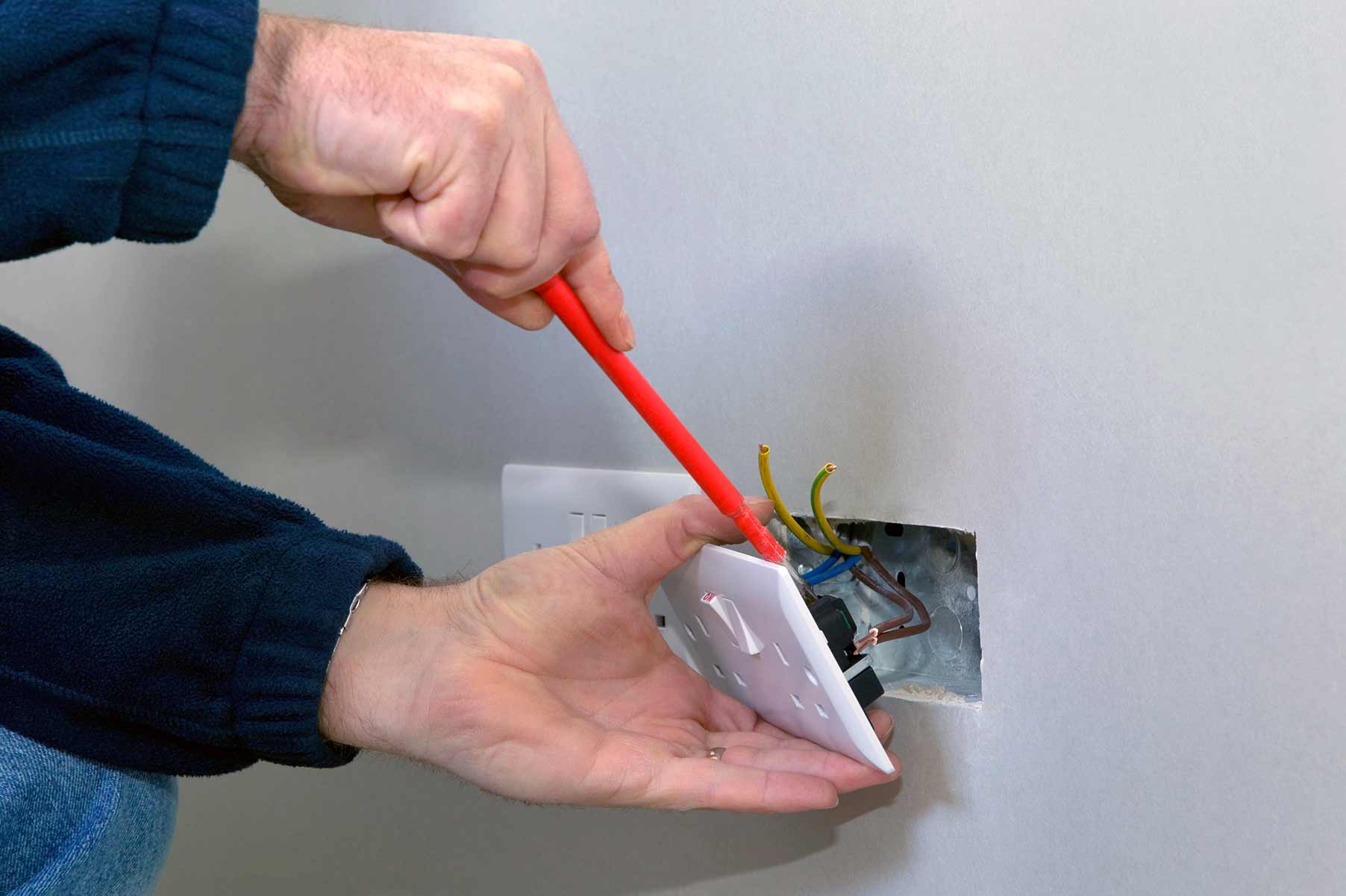 Our electricians can install plug sockets for domestic and commercial proeprties in Portland and the local area. 